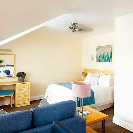 Saco Jersey - Merlin House Hotel 4*