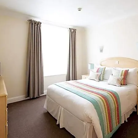 Saco Jersey - Merlin House Hotel